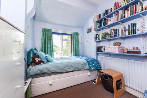 37 Mount Road, New Malden, KT3 3JX