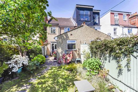 37 Mount Road, New Malden, KT3 3JX