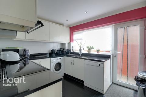 8 Berwick Road, Rainham, RM13 9QU