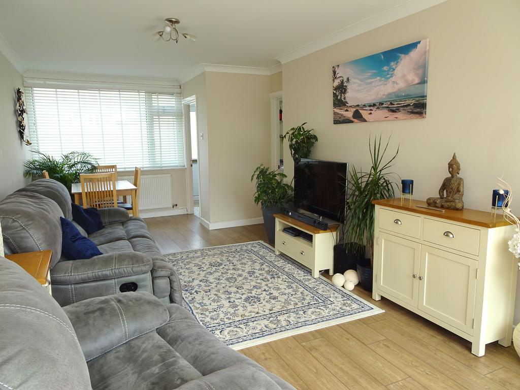FULMAR ROAD, REST BAY, PORTHCAWL, CF36 3UL 3 bed terraced house £240,000