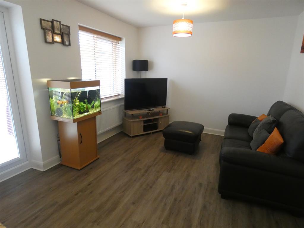 Dalton Crescent, Carlisle, CA2 7FG 2 bed semidetached house £128,000