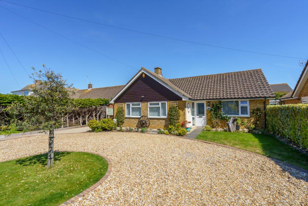 Southdean Drive, MiddletonOnSea... 3 bed detached bungalow £575,000