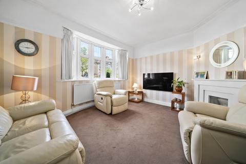 59 Southdown Avenue, London, W7 2AE