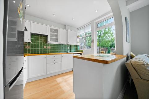59 Southdown Avenue, London, W7 2AE