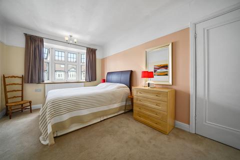 59 Southdown Avenue, London, W7 2AE