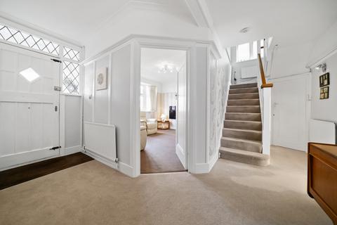 59 Southdown Avenue, London, W7 2AE