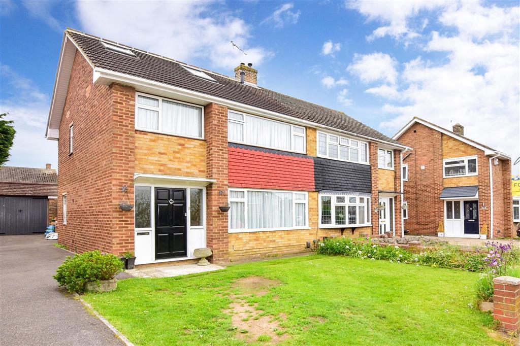 Frobisher Way, Gravesend, Kent 5 bed semidetached house £425,000