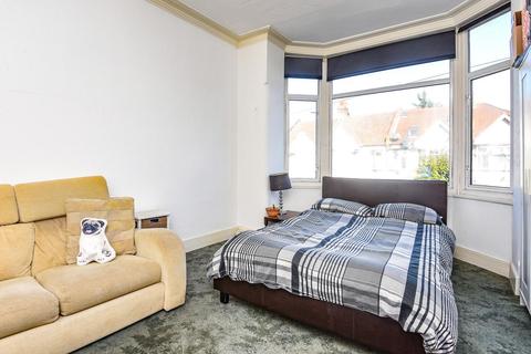49 Park Avenue, Mitcham, CR4 2ER
