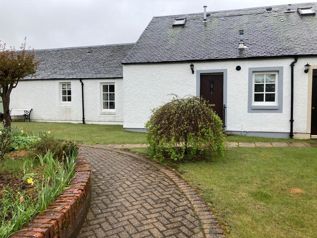 Rowhead Court, Biggar, ML12 2 bed terraced house £650 pcm (£150 pw)