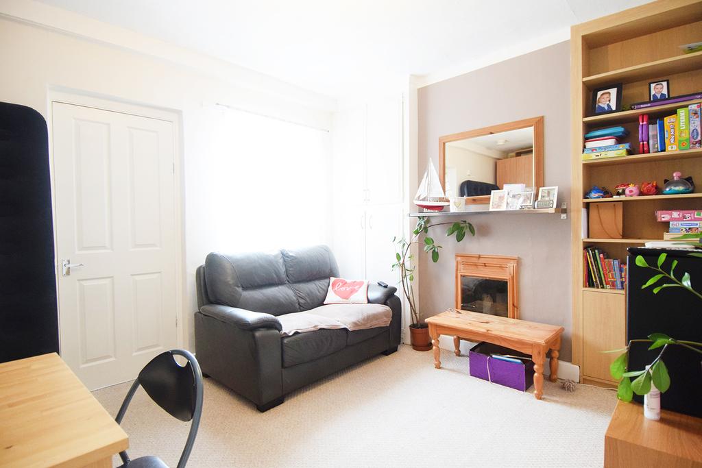 Greenford, UB6 2 bed £1,350 pcm (£312 pw)