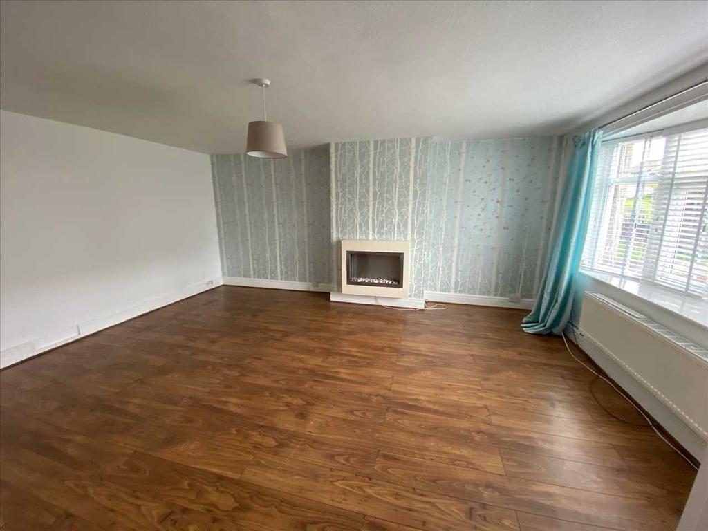 Dee Way, Winsford 3 bed terraced house £600 pcm (£138 pw)