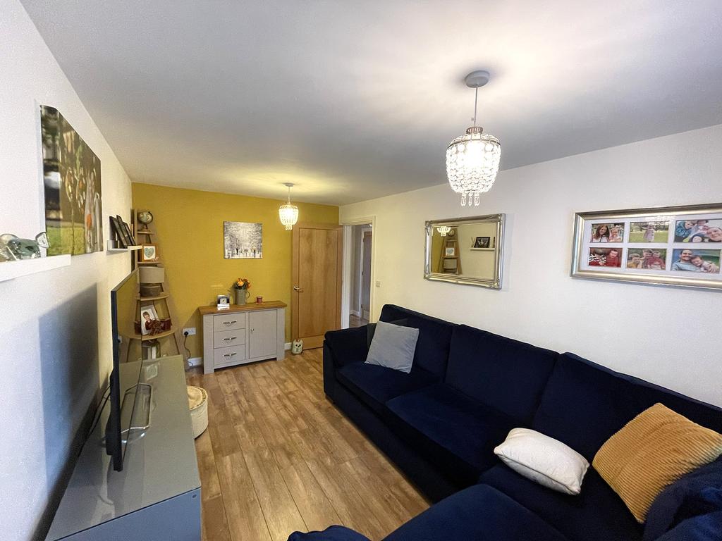 Highfields, Coed Ely, CF39 8GA 3 bed semidetached house £220,000