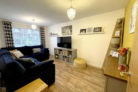 10 Highfields, Tonyrefail, Porth, CF39 8GA