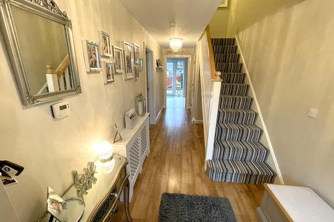 10 Highfields, Tonyrefail, Porth, CF39 8GA