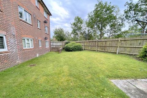 26 Charing Close, Ringwood, BH24 1FA