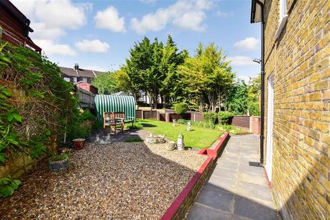 86 Longley Road, Rochester, ME1 2HA