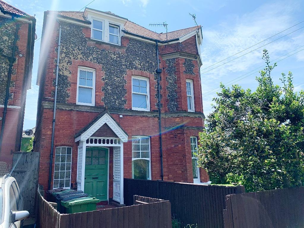 Ashdown Road, BexhillonSea, TN40 2 bed flat £850 pcm (£196 pw)