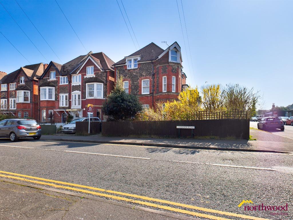 Ashdown Road, BexhillonSea, TN40 2 bed flat £850 pcm (£196 pw)