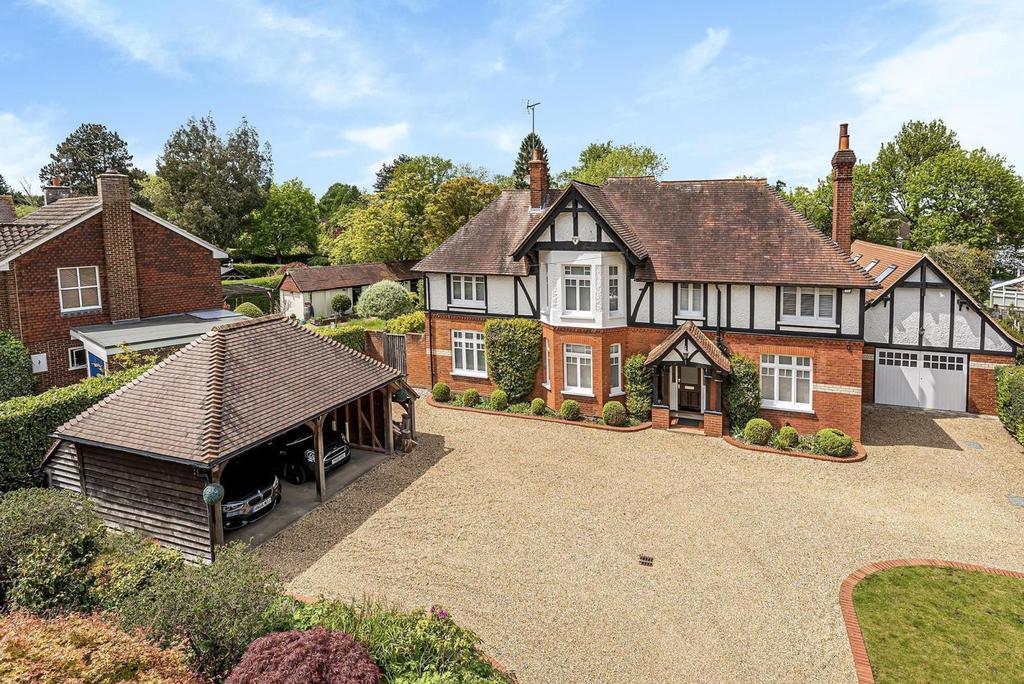 East Lane, West Horsley, KT24 5 bed detached house £2,195,000