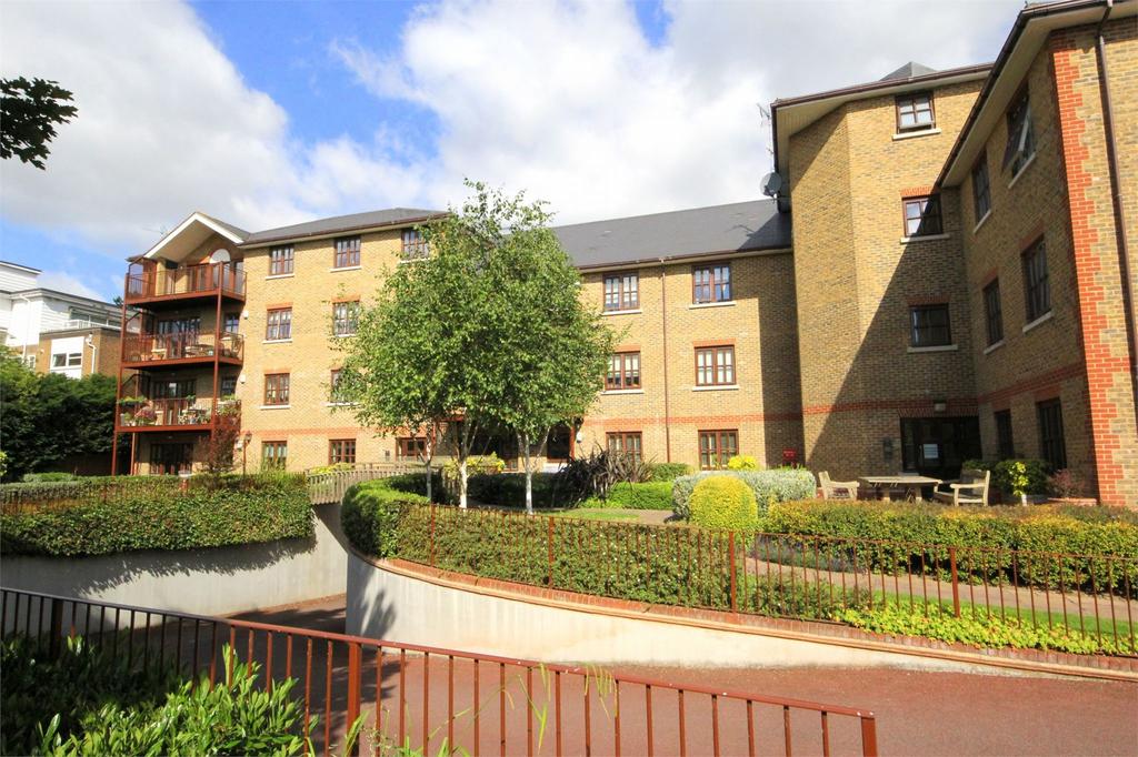 Green Dragon Lane, LONDON, N21 2 bed flat £470,000