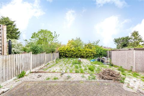 15 Hubbards Chase, Hornchurch, RM11 3DD