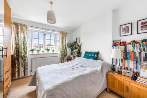 49 Wentworth Road, London, NW11 0RT