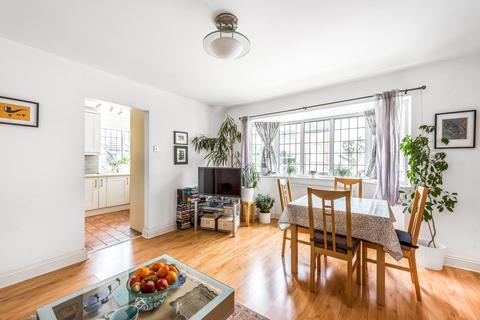 49 Wentworth Road, London, NW11 0RT