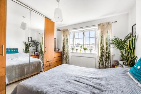 49 Wentworth Road, London, NW11 0RT