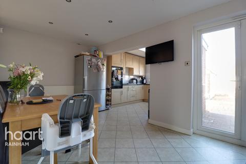 35 Ford Close, Rainham, RM13 7AU