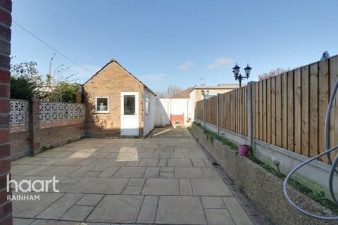 35 Ford Close, Rainham, RM13 7AU