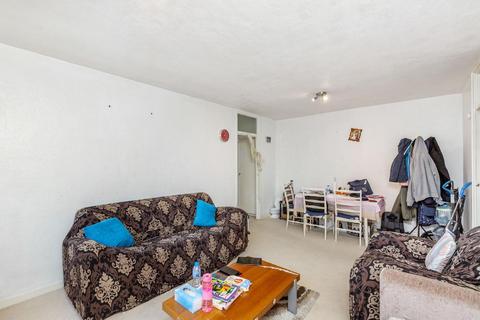 7 Holly Tree Close, London, SW19 6EA