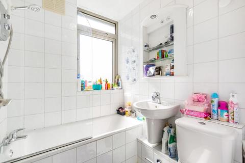 7 Holly Tree Close, London, SW19 6EA
