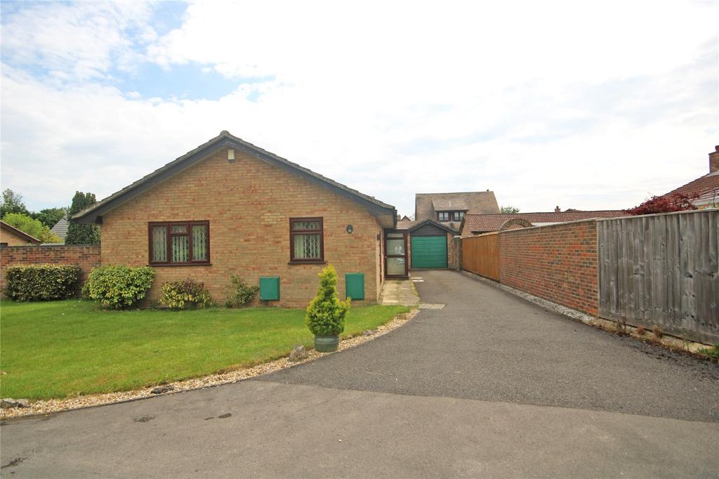 Ashdown Walk, New Milton, BH25 3 bed bungalow £485,000