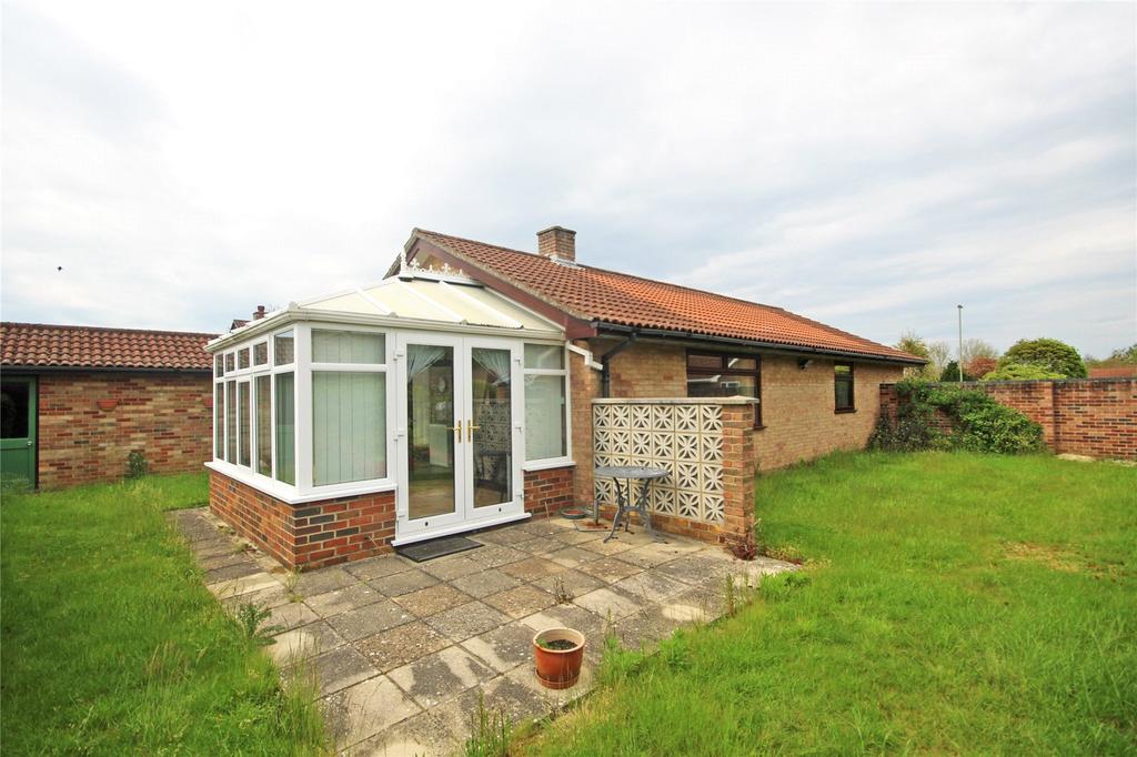 Ashdown Walk, New Milton, BH25 3 bed bungalow £485,000