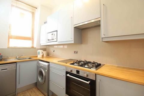 1 bedroom flat to rent, Ashvale Place, Top Floor, AB10