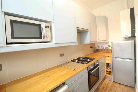 1 bedroom flat to rent, Ashvale Place, Top Floor, AB10