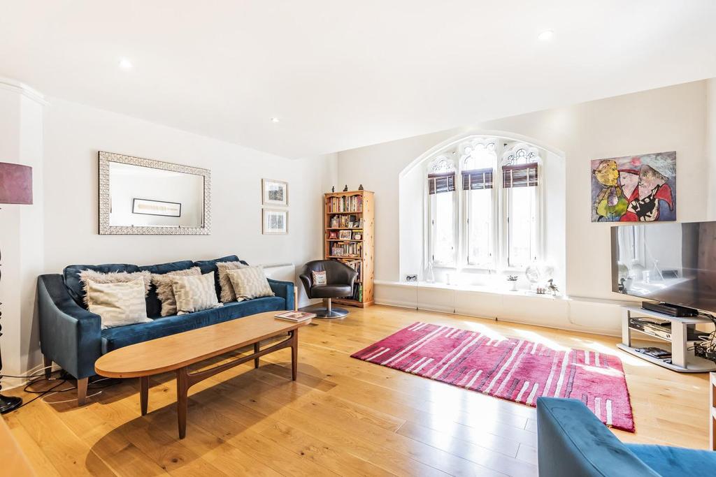 Mayfield Road, Crouch End 2 bed flat - £500,000