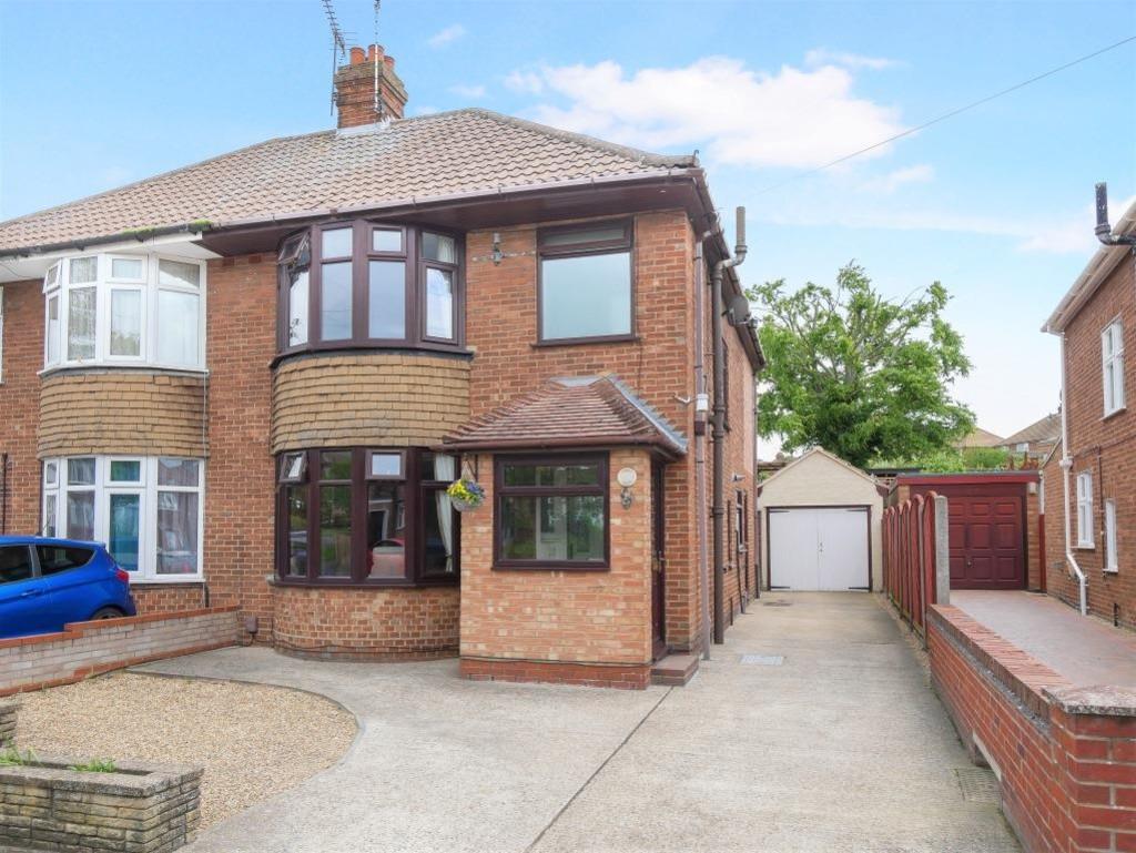 Ashcroft Road, Ipswich 3 bed semidetached house £290,000