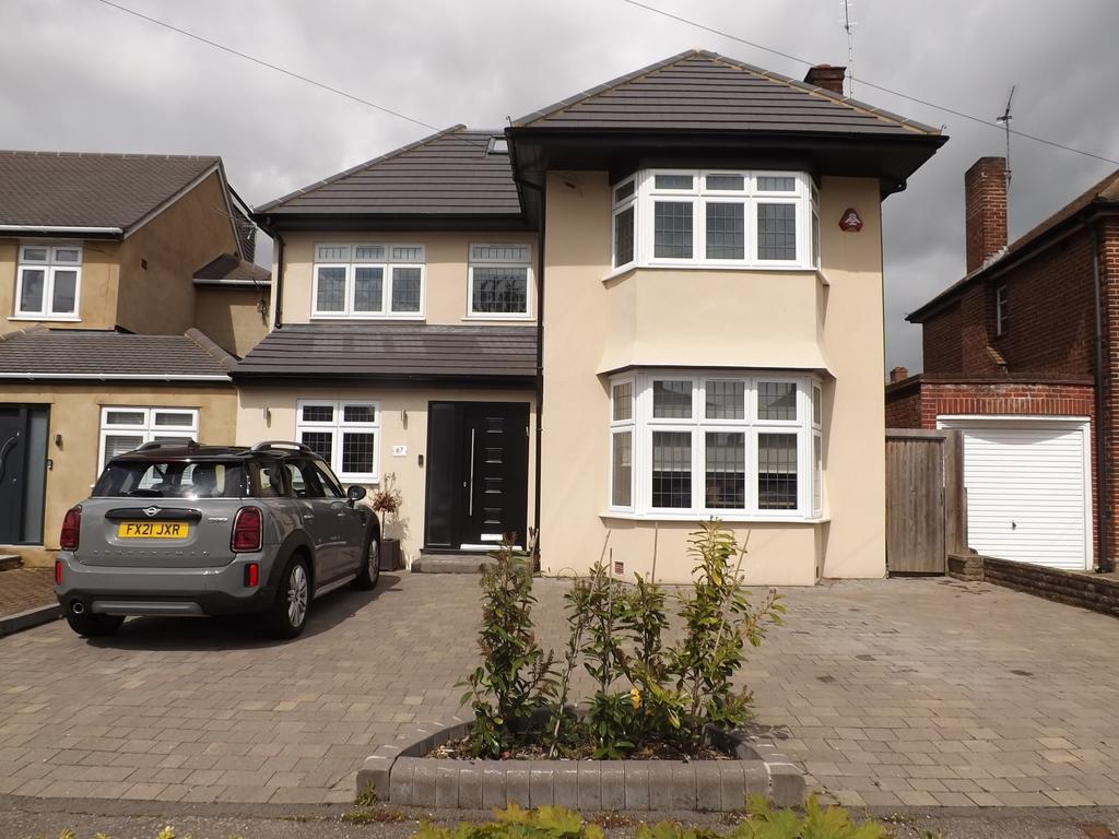 HARROWES MEADE 5 bed detached house £999,950