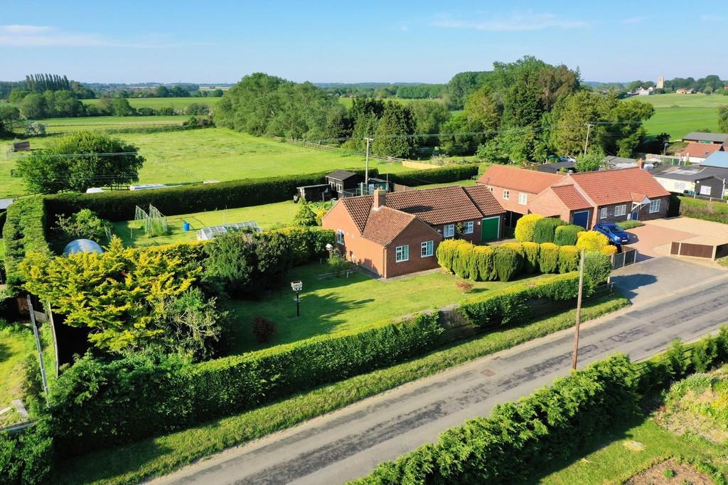 Holme Hale 2 bed detached bungalow £425,000