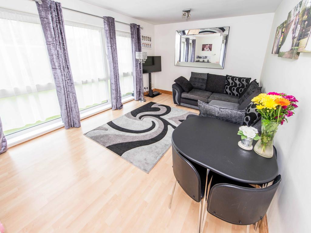 Harcourt Road, Wallington 2 bed ground floor flat £320,000