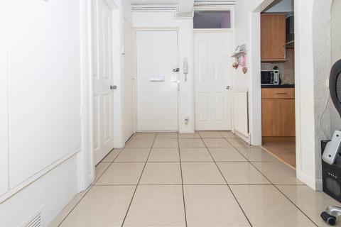 Flat 15, Lesley Court, 2 Harcourt Road, Wallington, SM6 8AZ