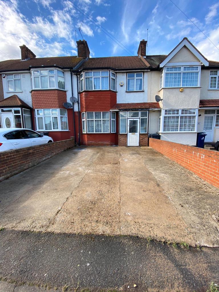 Burns Avenue, Southall UB1 3 bed terraced house £519,950