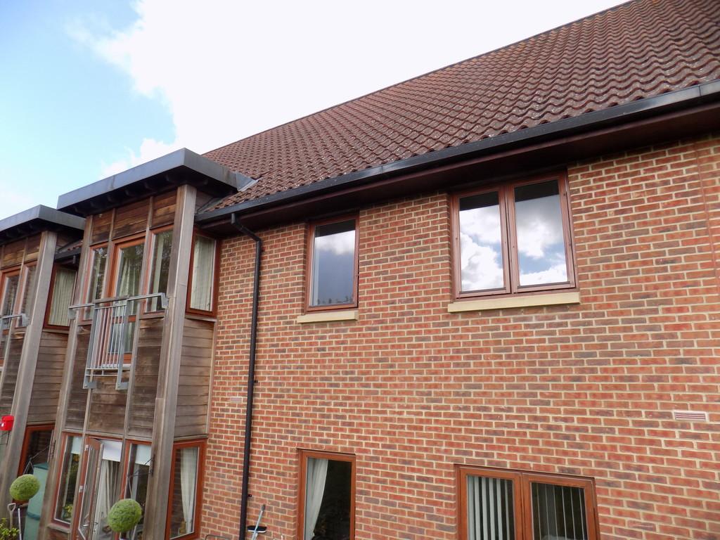 Mere View, Haughley 2 bed flat £92,500