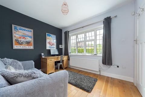 143 Norfolk Avenue, South Croydon, CR2 8BY