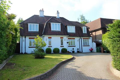 3 Beacon Way, Banstead, SM7 1DZ