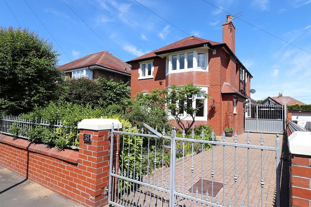 Mayfield Road, St Annes 4 bed detached house £399,950