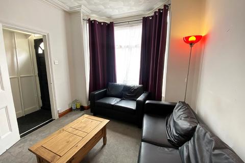 4 bedroom terraced house to rent, Jessie Road, Southsea