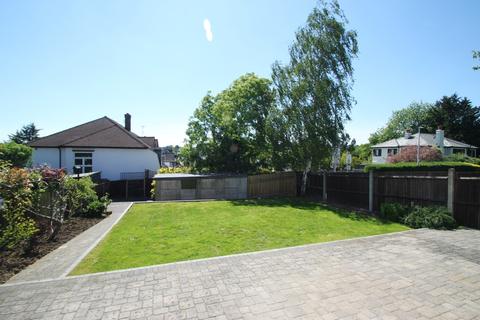 4 bedroom detached house to rent - Beresford Drive, Woodford Green