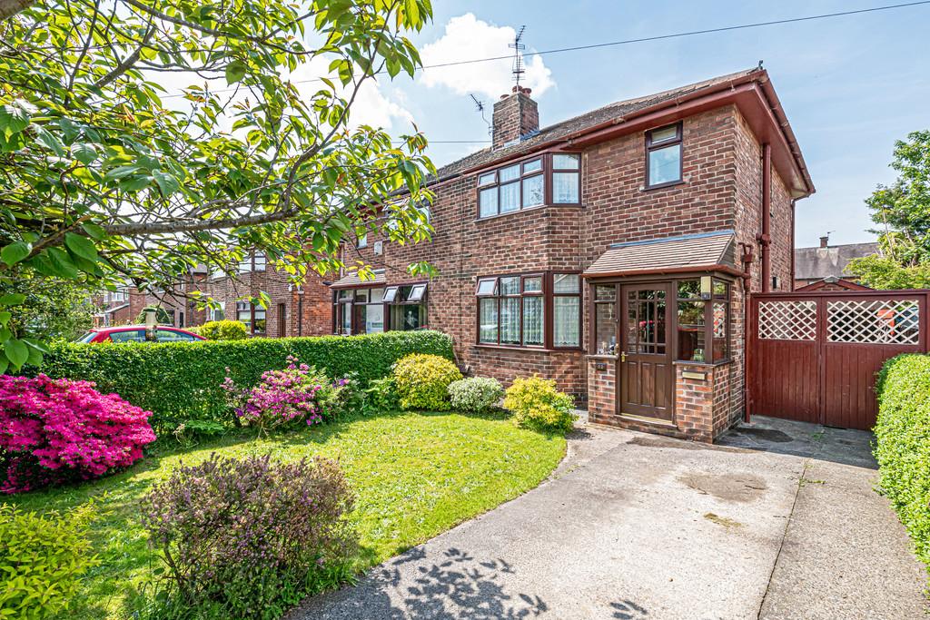 Grange Drive, Penketh, Warrington 3 bed semidetached house £180,000